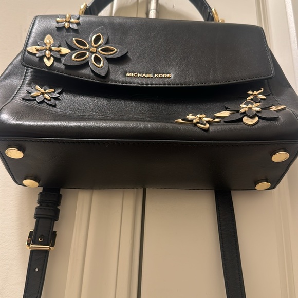 Micheal Kors Flowers Ava Bag - Picture 5 of 7